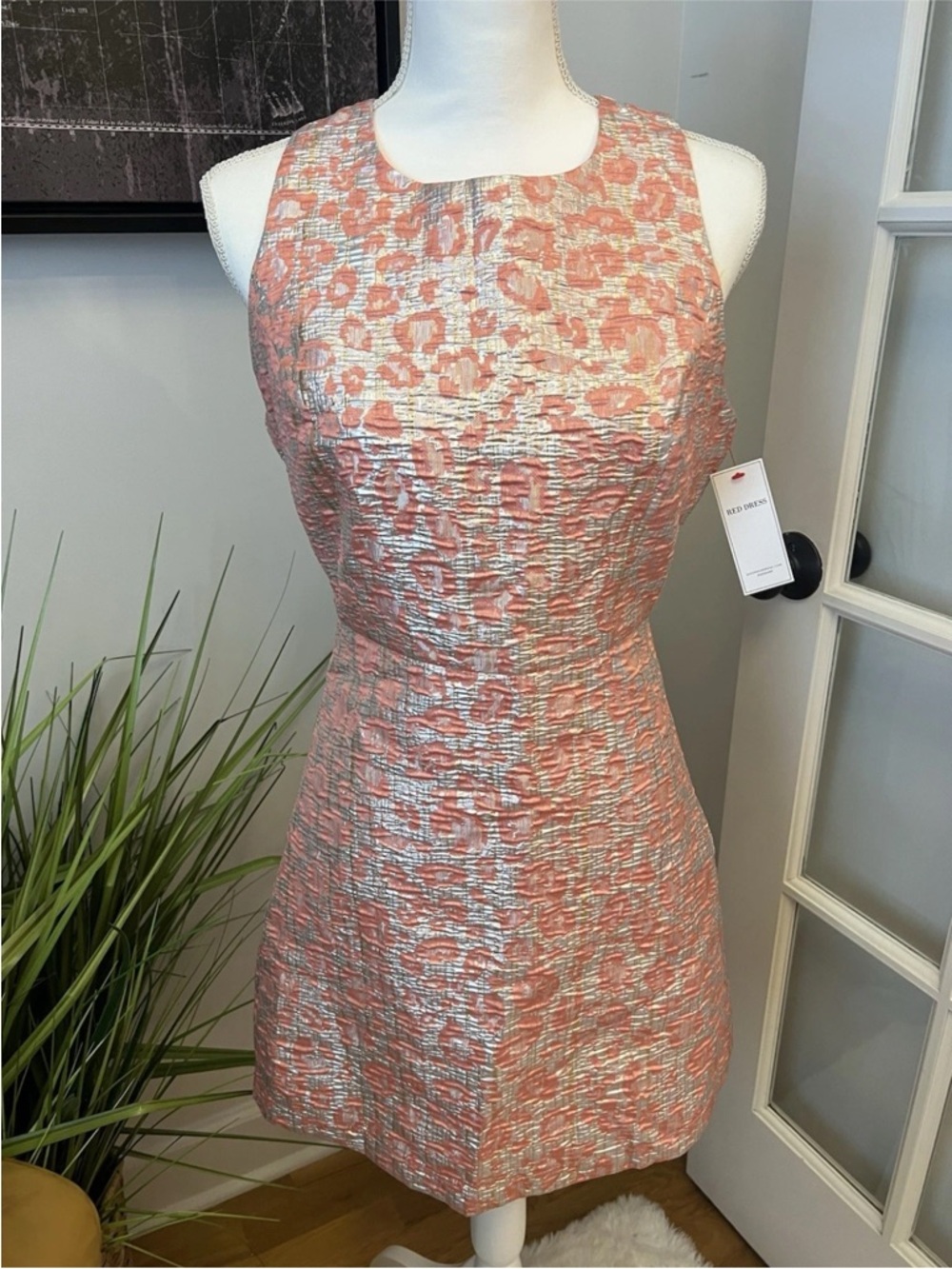 Sleeveless Pink Jacquard Sheath Dress